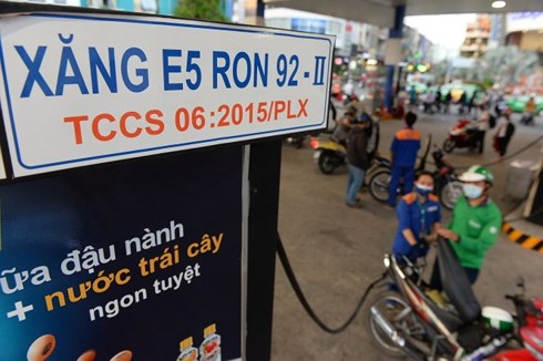 xang-ron-95-van-chua-duoc-xem-xet-va-dieu-hanh-gia